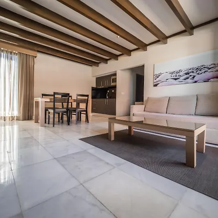 Topazio Vibe & - Adults Friendly Апарт-отель Албуфейра